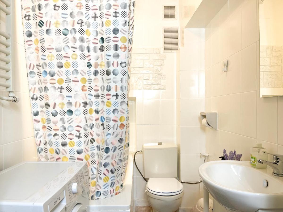 White Moon Apartment Брашов Екстериор снимка